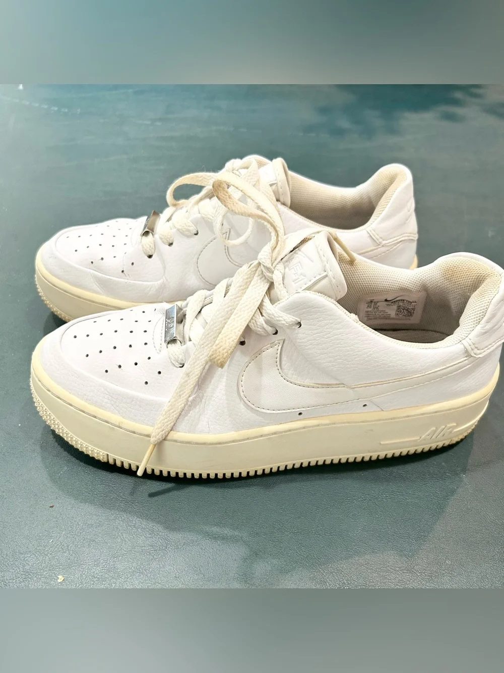 Nike Air Force 1 One AF1 Sneakers Shoes Triple White Women’s Size 8 AR5339-100